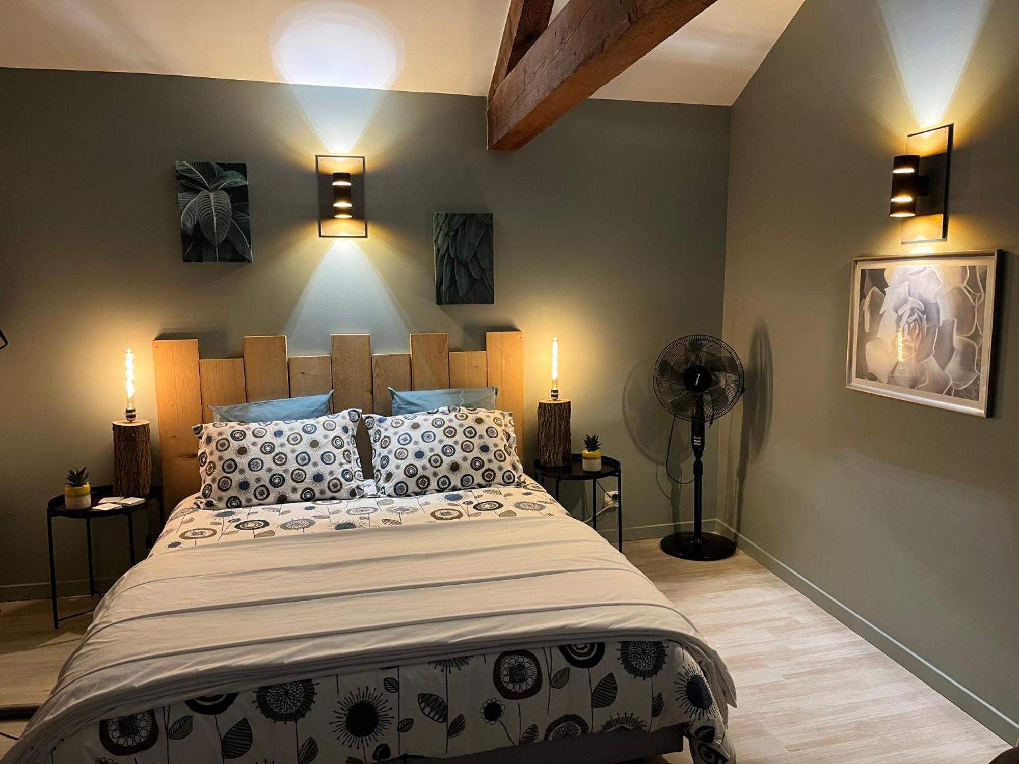 Le Charles IX Apartment Roussillon  ภายนอก รูปภาพ